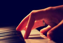 雷速体育官网：斯基拉：尤文老板埃尔坎也在现场，观看了图多尔执教尤文的首秀.